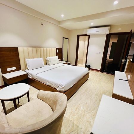 Hotel Bhoomivilas Agra  Eksteriør billede